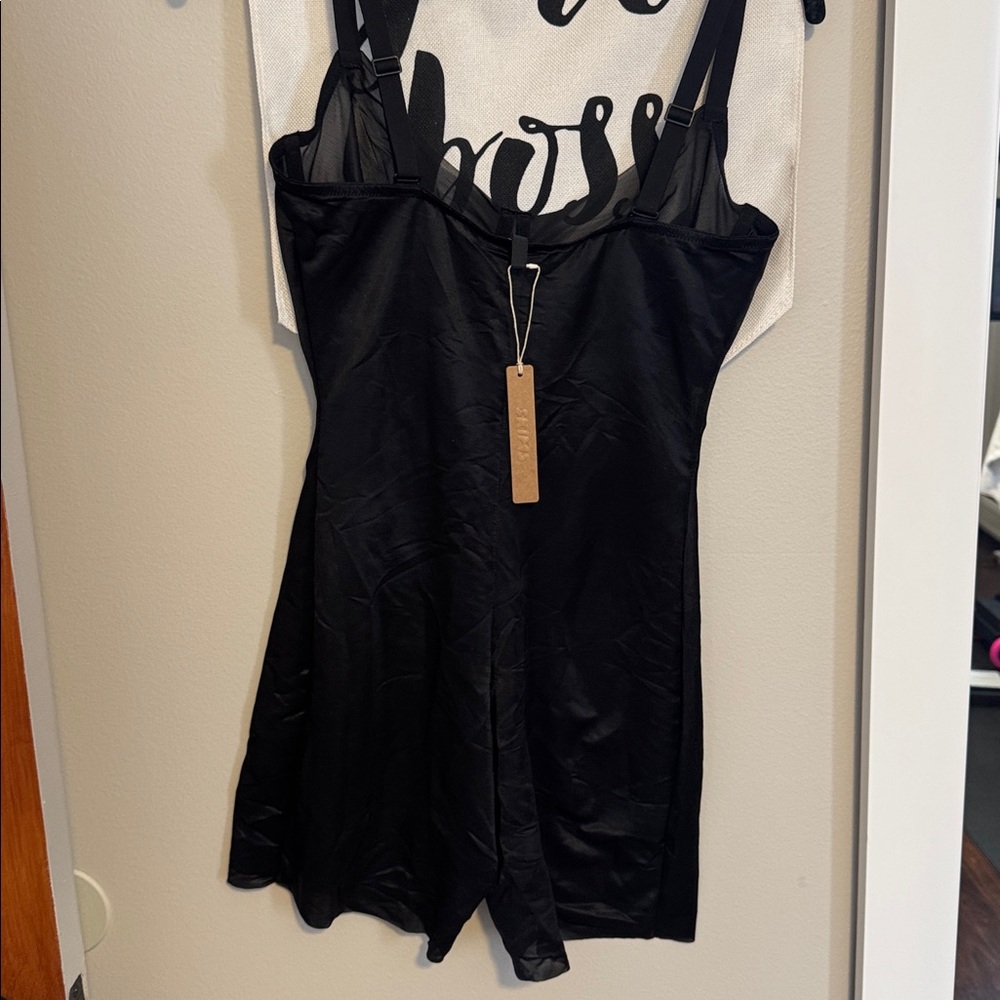 Skims No Show Shapewear Bodysuit - NWT - Picture 4 of 6